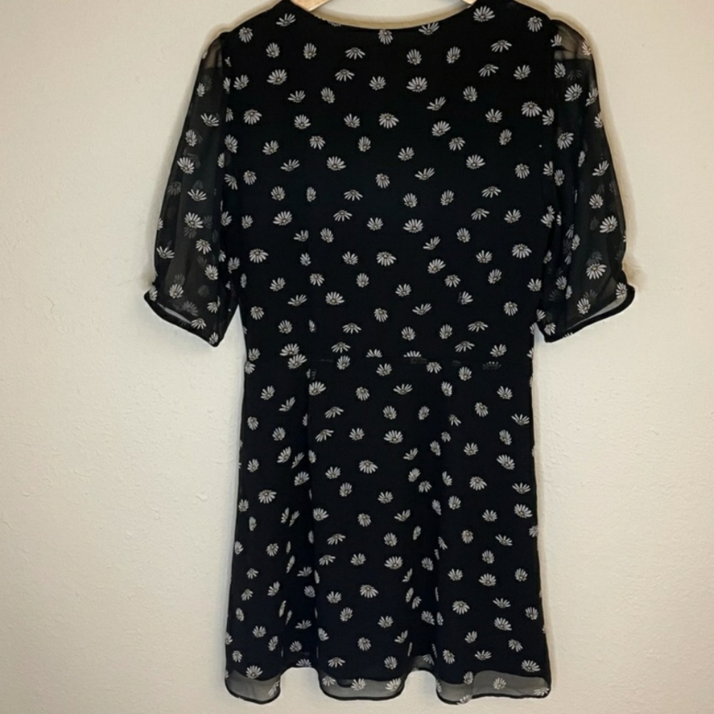 Aritiza Wilfred front button down daisy mini dress - Picture 3 of 6